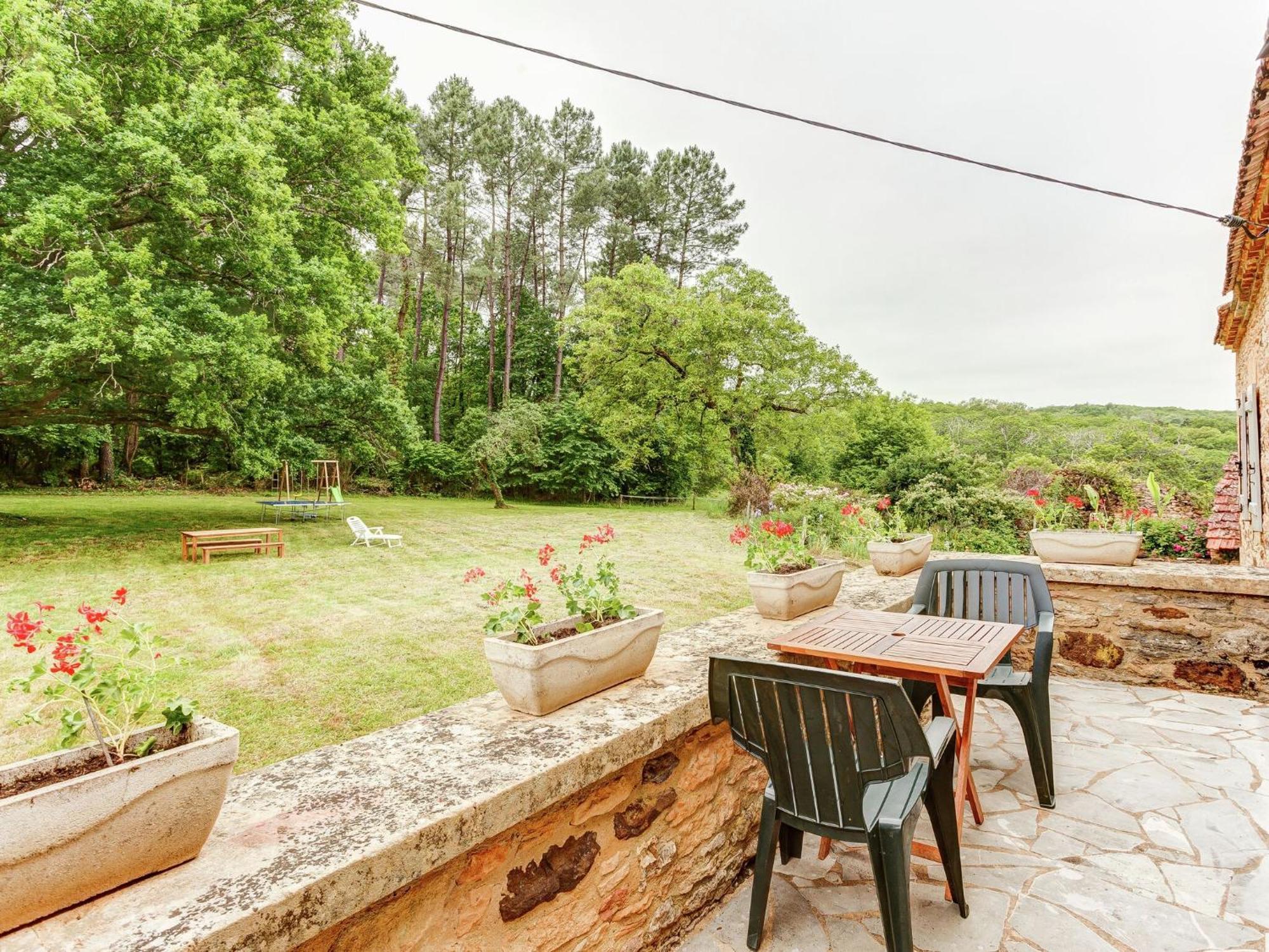 Cosy Holiday Home In Lantheuil With Garden Villefranche-du-Périgord Zewnętrze zdjęcie