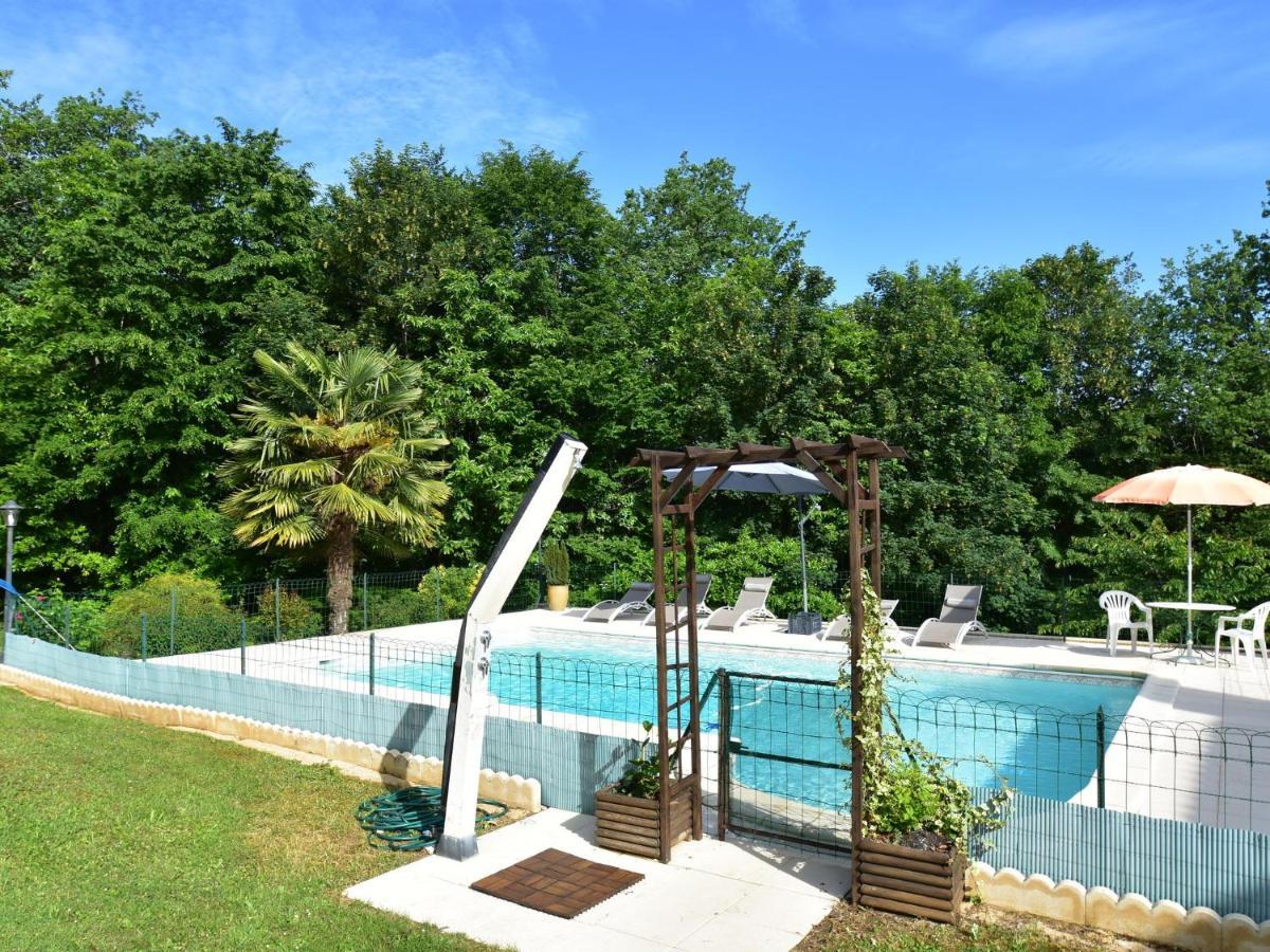 Cosy Holiday Home In Lantheuil With Garden Villefranche-du-Périgord Zewnętrze zdjęcie
